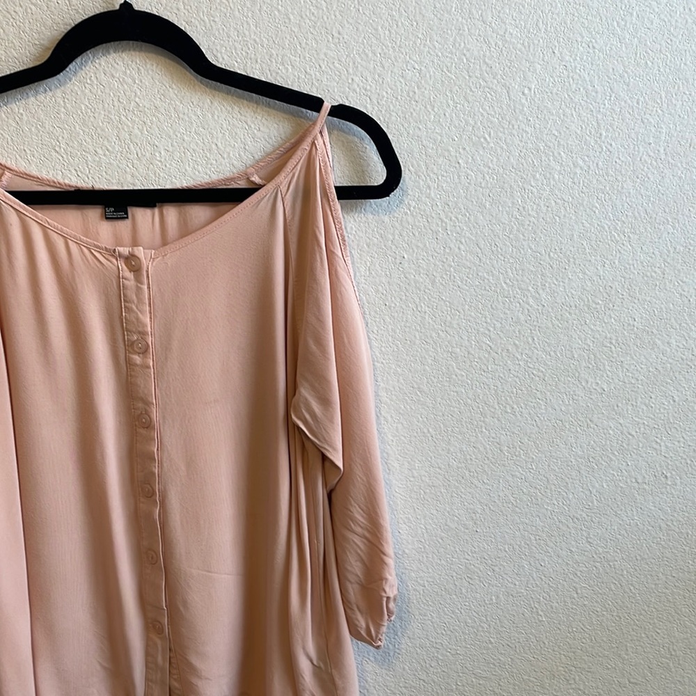 Cold shoulder top